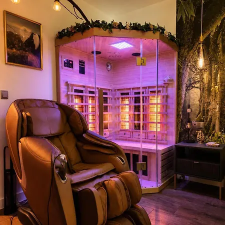 Apartment Jacuzzi & Sauna Wola
