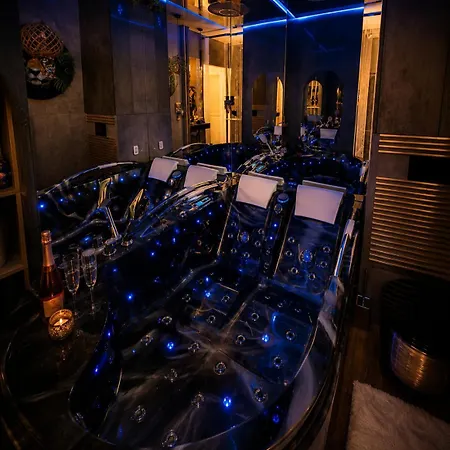 Wola Wyjatkowe: Luxe With Jacuzzi, Sauna & Prosecco Warsaw
