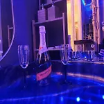 Jacuzzi & Sauna Wola * وارسو
